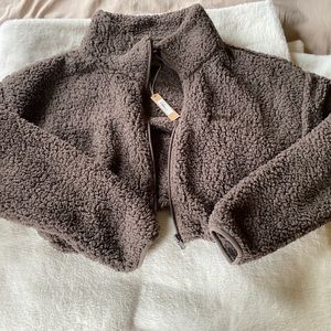 📍SOLD📍Skims teddy fleece crop jacket (m)